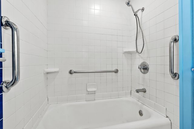 1332 Royce Avenue, Kalamazoo, MI 49001