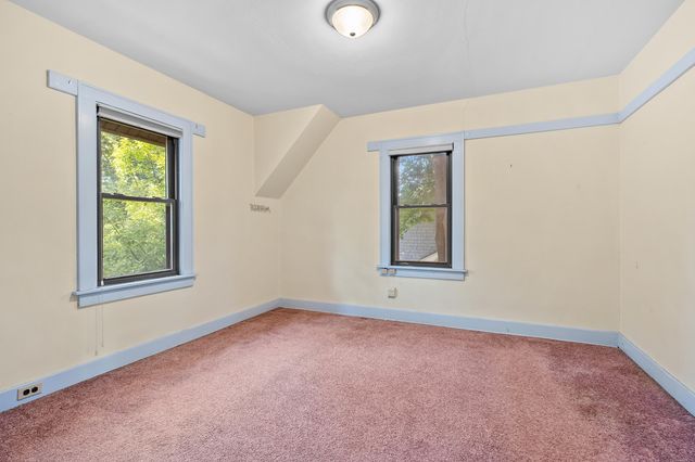 1332 Royce Avenue, Kalamazoo, MI 49001