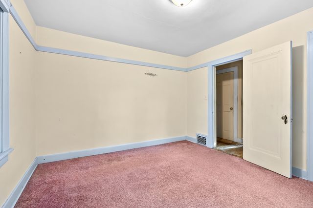 1332 Royce Avenue, Kalamazoo, MI 49001