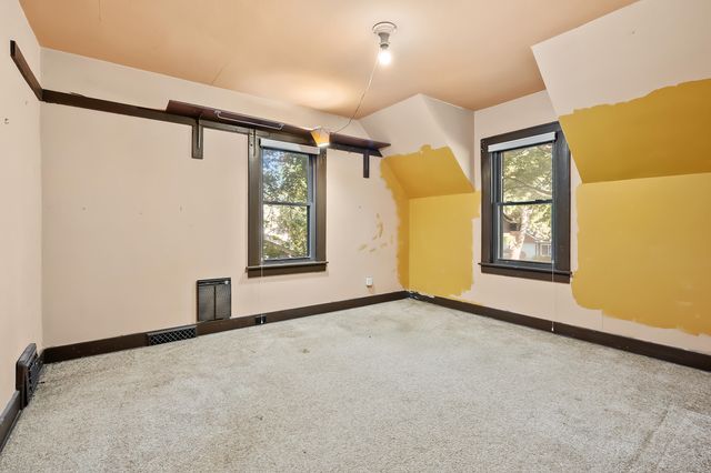 1332 Royce Avenue, Kalamazoo, MI 49001