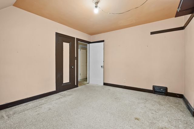 1332 Royce Avenue, Kalamazoo, MI 49001