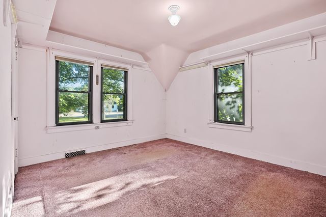 1332 Royce Avenue, Kalamazoo, MI 49001