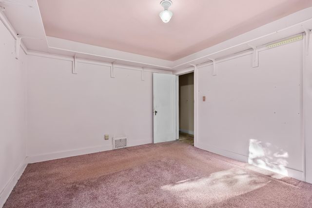 1332 Royce Avenue, Kalamazoo, MI 49001