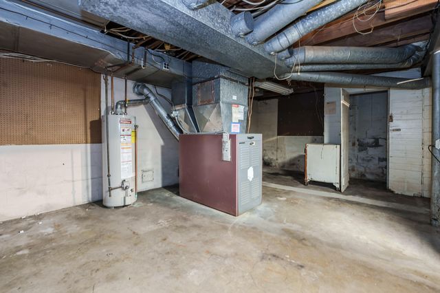 1332 Royce Avenue, Kalamazoo, MI 49001