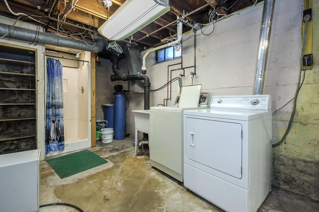 1332 Royce Avenue, Kalamazoo, MI 49001