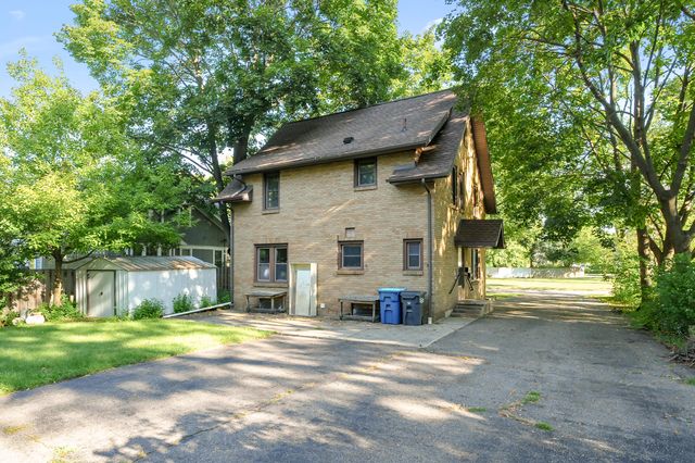 1332 Royce Avenue, Kalamazoo, MI 49001