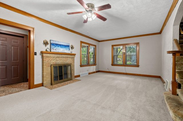 1332 Royce Avenue, Kalamazoo, MI 49001