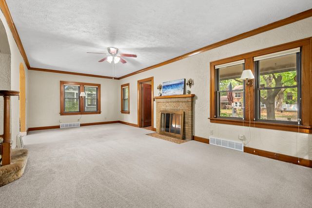 1332 Royce Avenue, Kalamazoo, MI 49001