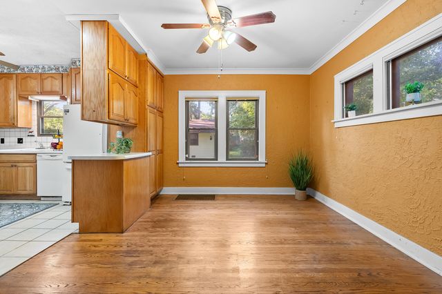 1332 Royce Avenue, Kalamazoo, MI 49001