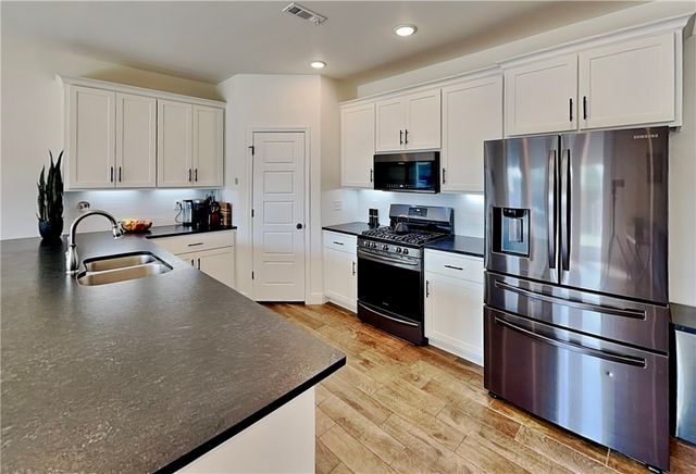 2101 Tallgrass Terrace, Centerton, AR 72719
