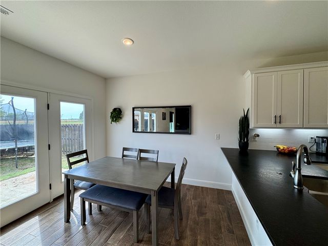 2101 Tallgrass Terrace, Centerton, AR 72719