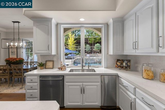 28 Kimberley Pl, Alamo, CA 94507