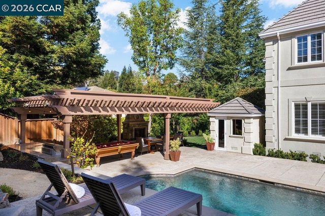 28 Kimberley Pl, Alamo, CA 94507