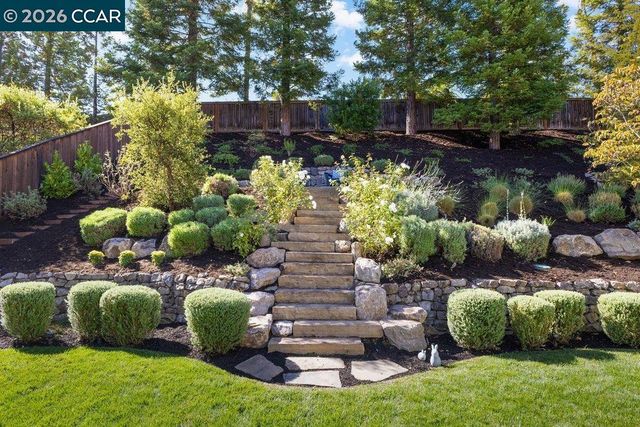 28 Kimberley Pl, Alamo, CA 94507