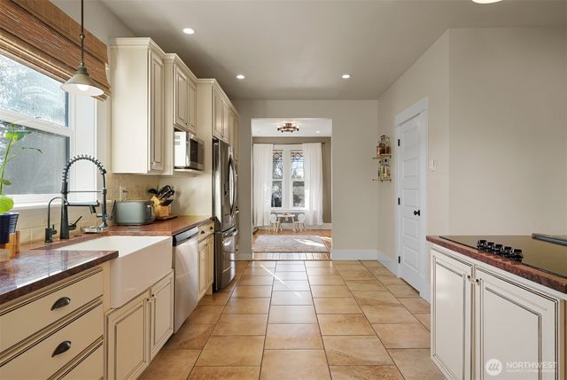 2880 Creasey Road, Custer, WA 98240