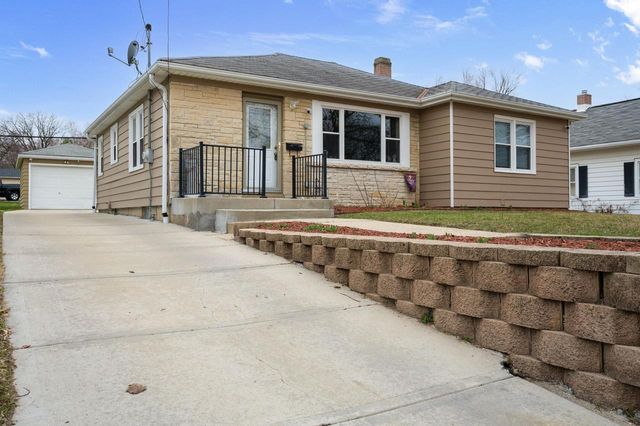 310 Hyde Park AVENUE, Waukesha, WI 53188