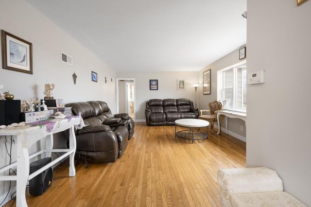 310 Hyde Park AVENUE, Waukesha, WI 53188