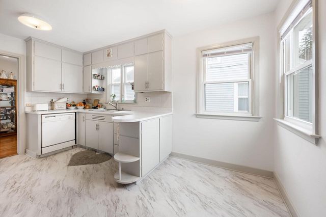 310 Hyde Park AVENUE, Waukesha, WI 53188