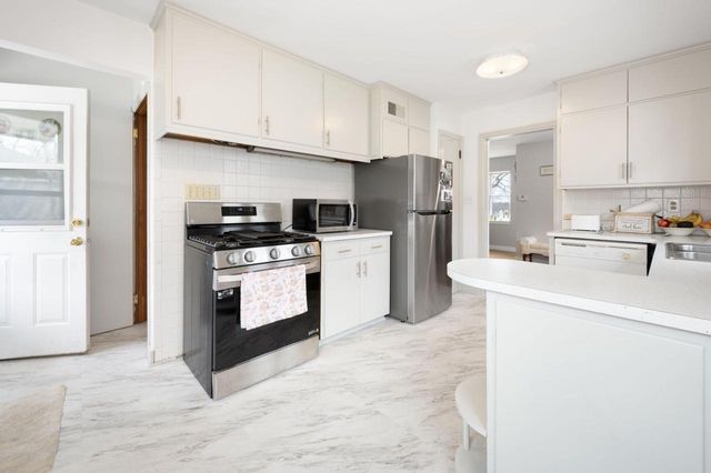 310 Hyde Park AVENUE, Waukesha, WI 53188
