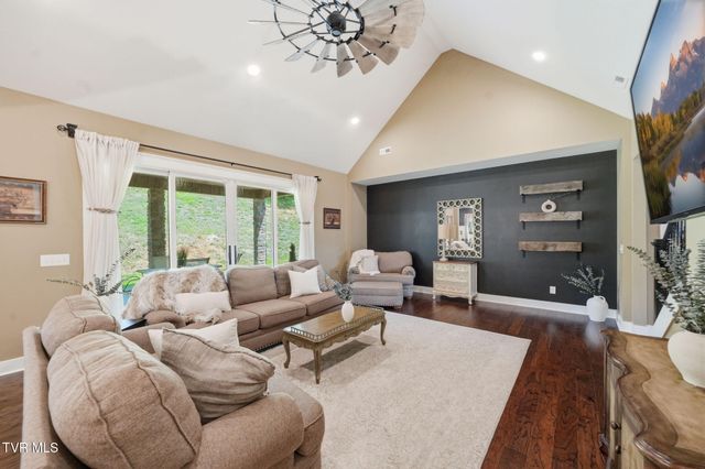 127 Allison Timbers Road, Piney Flats, TN 37686