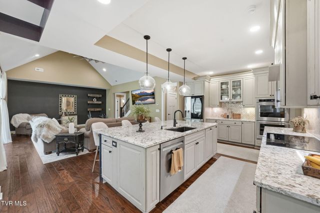 127 Allison Timbers Road, Piney Flats, TN 37686