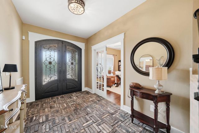 127 Allison Timbers Road, Piney Flats, TN 37686