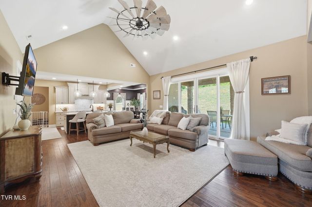 127 Allison Timbers Road, Piney Flats, TN 37686