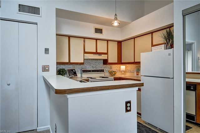 4722 Teal Duck CT, Virginia Beach, VA 23462