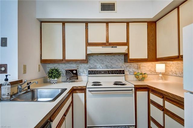 4722 Teal Duck CT, Virginia Beach, VA 23462