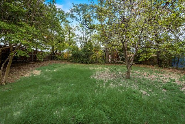 703 Johns Drive, Euless, TX 76039