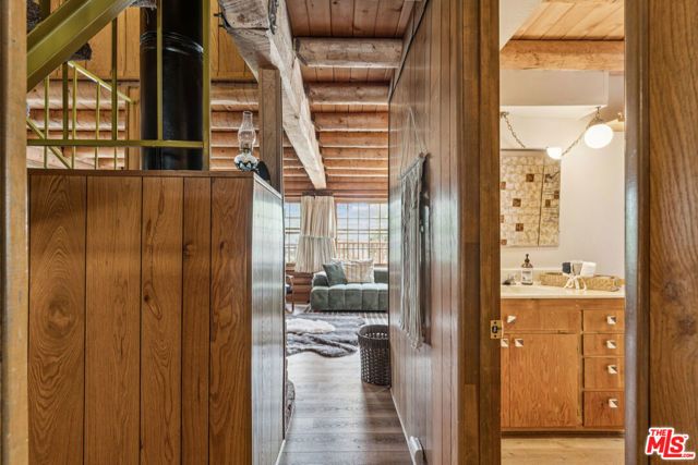 4 Winding Way, Running Springs, CA 92382