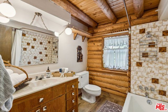 4 Winding Way, Running Springs, CA 92382