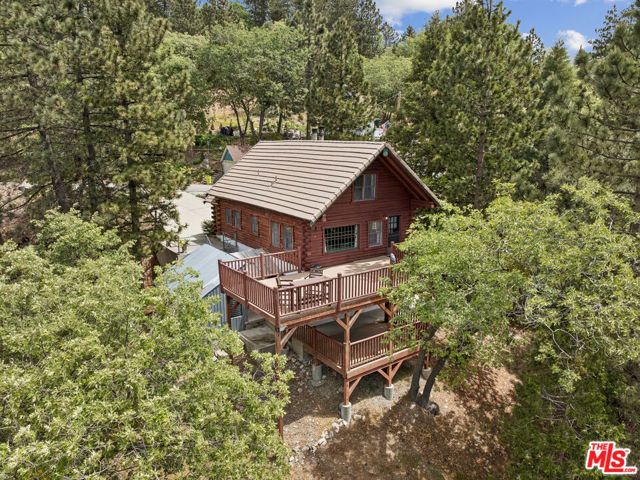 4 Winding Way, Running Springs, CA 92382