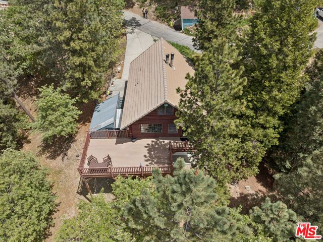 4 Winding Way, Running Springs, CA 92382
