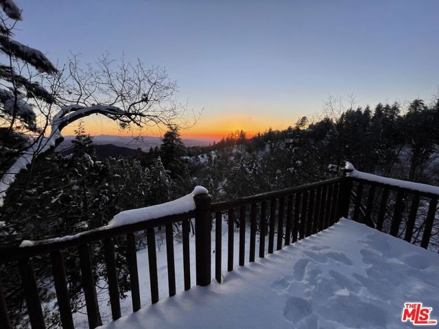 4 Winding Way, Running Springs, CA 92382