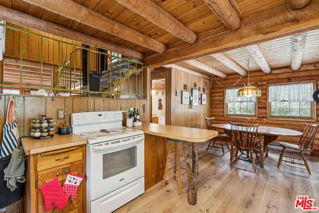 4 Winding Way, Running Springs, CA 92382