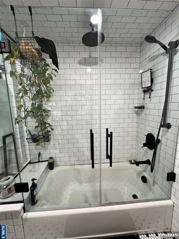 39 Midland Avenue 1, Montclair, NJ 07042