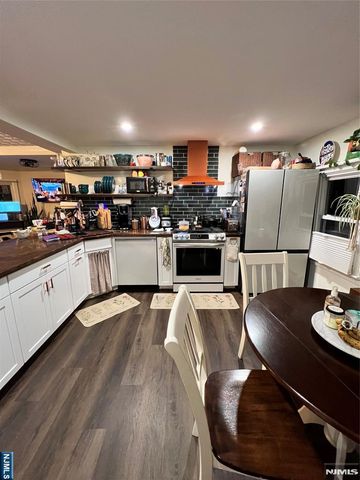 39 Midland Avenue 1, Montclair, NJ 07042