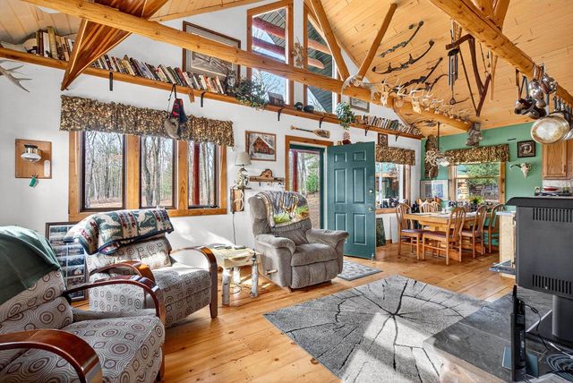 W9499 W 28TH ROAD, Crivitz, WI 54114