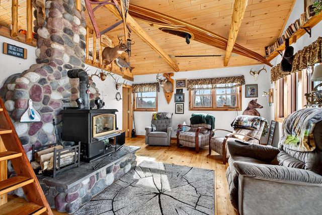 W9499 W 28TH ROAD, Crivitz, WI 54114