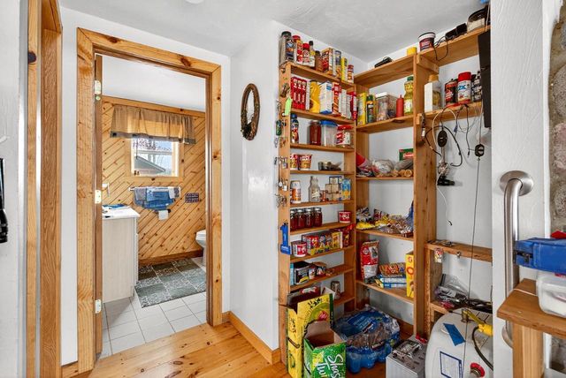 W9499 W 28TH ROAD, Crivitz, WI 54114