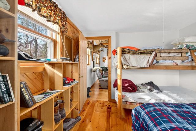 W9499 W 28TH ROAD, Crivitz, WI 54114