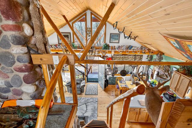 W9499 W 28TH ROAD, Crivitz, WI 54114