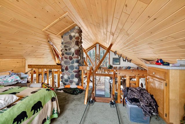 W9499 W 28TH ROAD, Crivitz, WI 54114