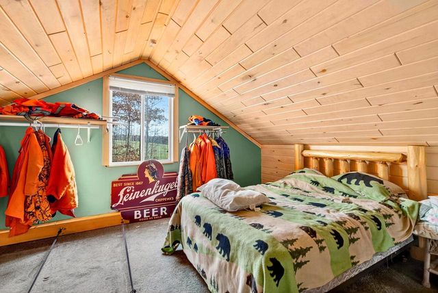 W9499 W 28TH ROAD, Crivitz, WI 54114