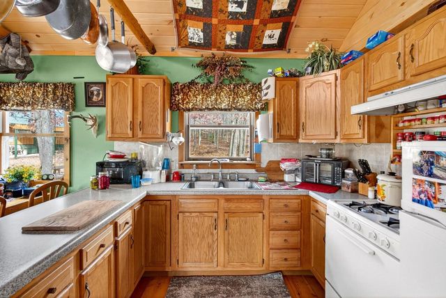 W9499 W 28TH ROAD, Crivitz, WI 54114