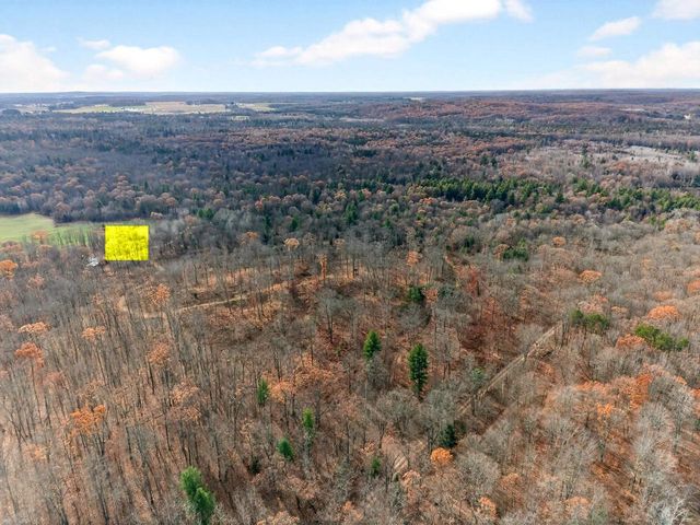 W9499 W 28TH ROAD, Crivitz, WI 54114