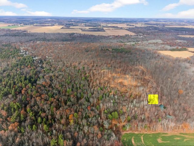 W9499 W 28TH ROAD, Crivitz, WI 54114