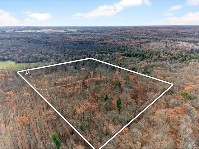 W9499 W 28TH ROAD, Crivitz, WI 54114