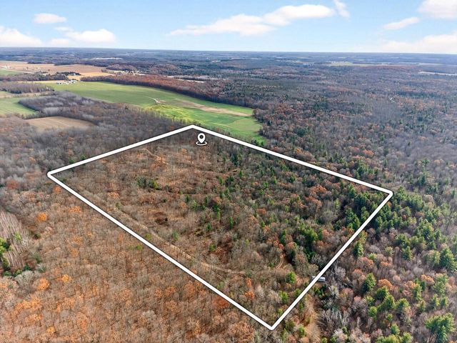 W9499 W 28TH ROAD, Crivitz, WI 54114